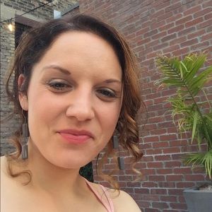 Meet your Posher, Cassandra