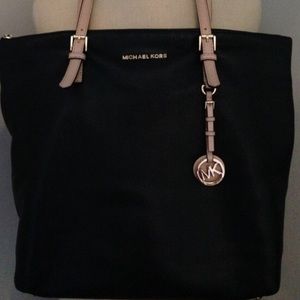 ❗️Final Markdown❗️MK black purse