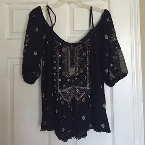 Ecote- off the shoulder top