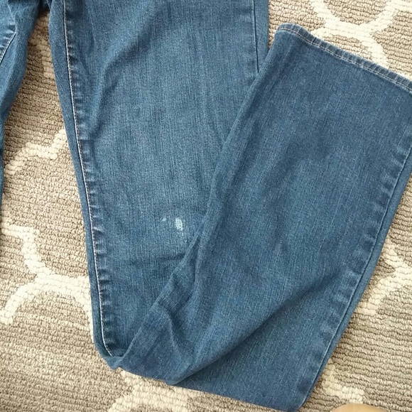 Stylish GAP Jeans - Picture 2 of 2