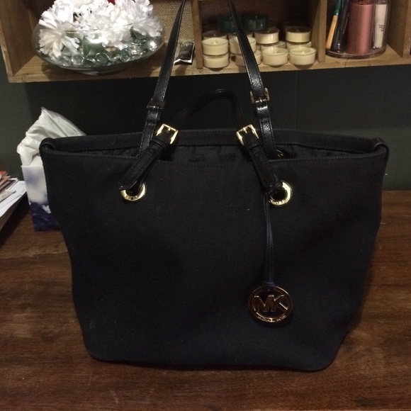 Michael Kors Signature Mk Jet Set