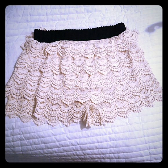 Cotton Candy Lace detail elastic waist shorts