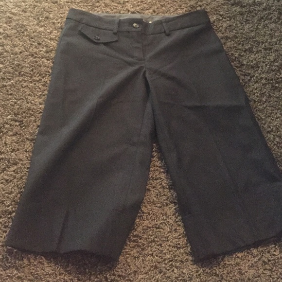 Black BCBG Capri pants