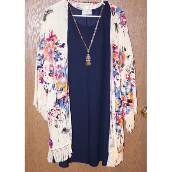 ISO Umgee floral kimono size XL or bigger!!! NFS - Picture 4 of 4