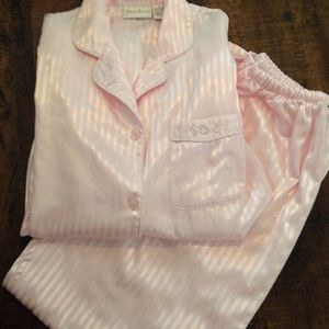 SALE 💤 Pretty in Pink Silky Jammies