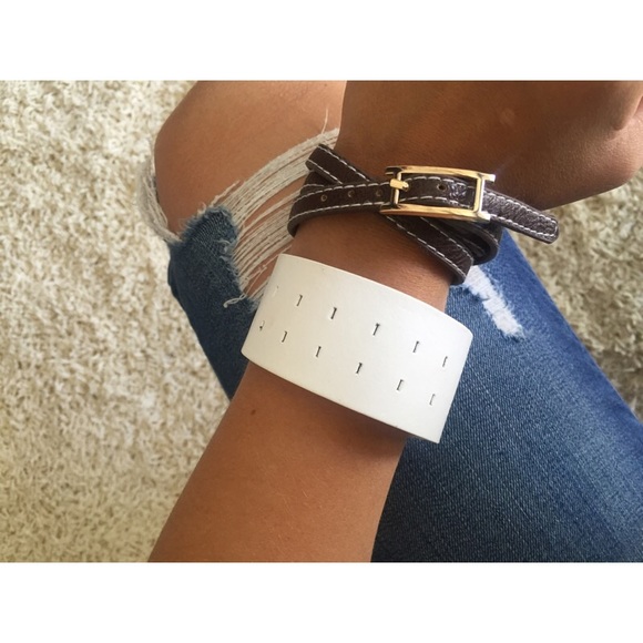 Leather cuff - Picture 2 of 4