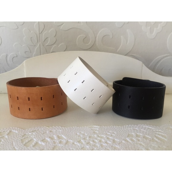 Leather cuff - Picture 4 of 4