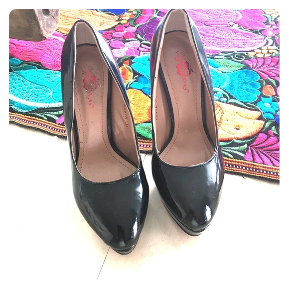 Red sole patent leather heels💁👠👠