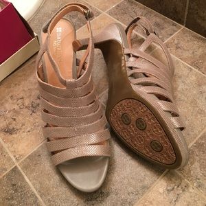 NEVER WORN Nolana N5 Comfort Strappy Heel