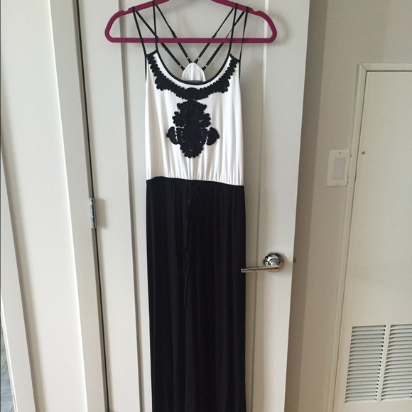 Black and white colorblock maxi dress!