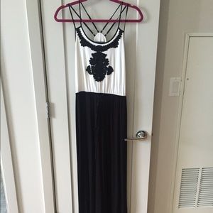 Black and white colorblock maxi dress!
