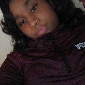 Meet your Posher, Alexia