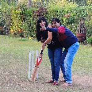 Meet your Posher, Manju