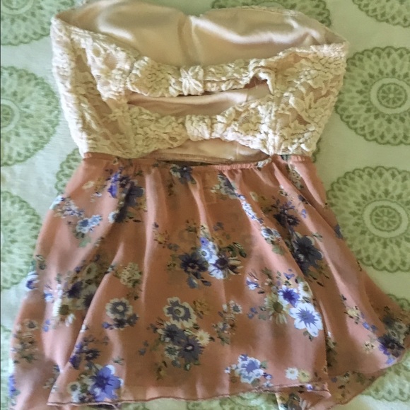 Sleeveless flower print and lace top - Picture 2 of 2