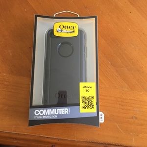 NWT Brand new black iPhone 5c otterbox commuter