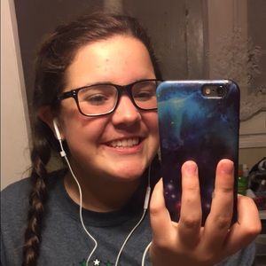 Meet your Posher, Danielle