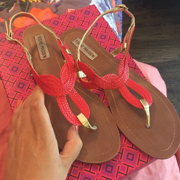 Steve Madden Shoes - Steve Madden sandals size 8.5 coral and gold