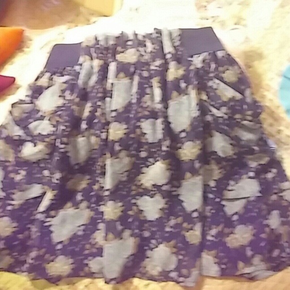 Never worn H&M skirt
