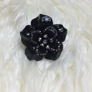 Beautiful black flower cocktail ring