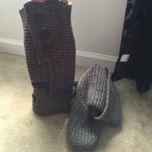 Knit gray uggs