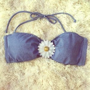 NWOT Victoria's Secret Daisy Bikini Top