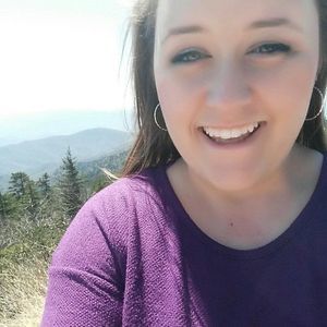 Meet your Posher, Carrie