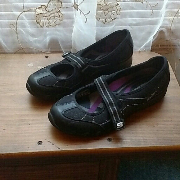 Skechers shoes