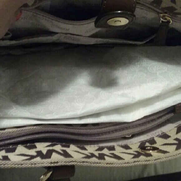 Michael kors brown purse - Picture 2 of 3