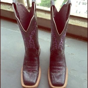 Ariat Square-toed Boot size 8