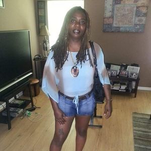 Meet your Posher, Stephanie