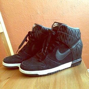 Nike Sky Hi Dunks