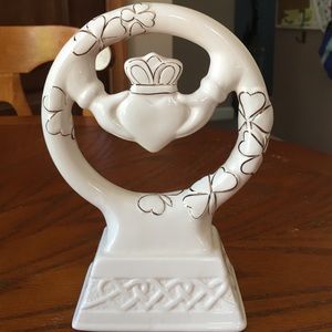 Cake topper