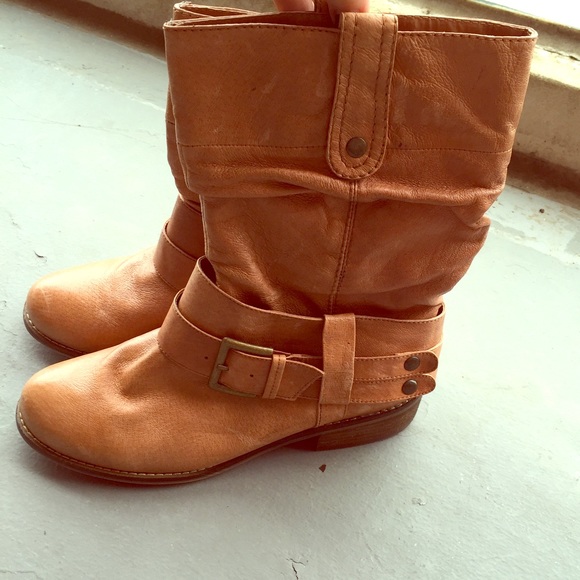 Steve Madden size 8 Brown Leather Short Boots