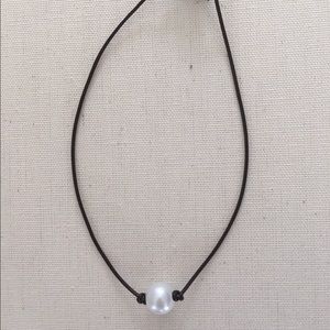 Dark brown leather and Pearl necklace!✨