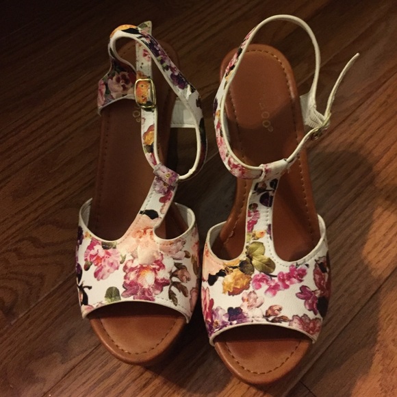 Floral Wedges