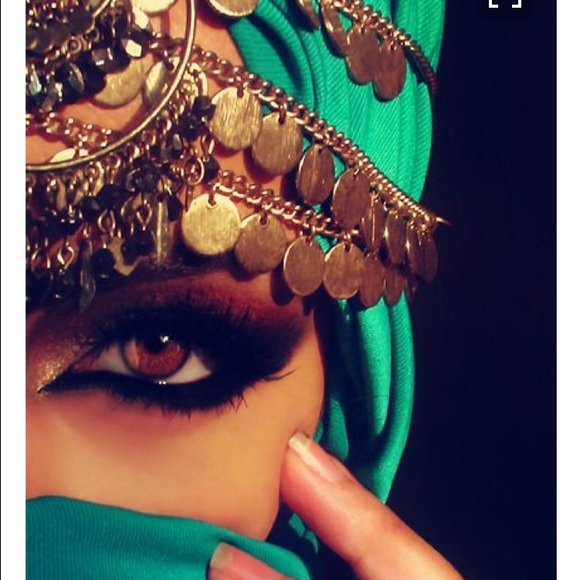 Meet your Posher, Mohini