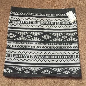 Tribal patterned pencil skirt