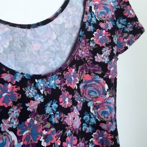 2 days left NEVER WORN Floral cotton bodycon dress
