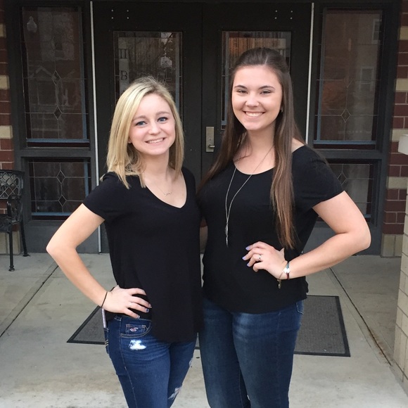 Meet your Posher, Emily - Picture 2 of 3