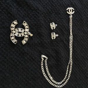 A Chanel set ear rings/necklace/charm/key ring
