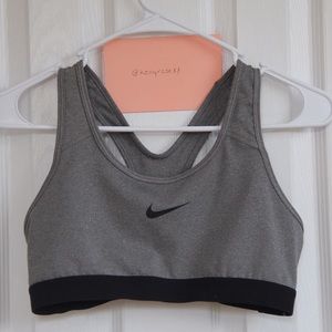 Nike: Dri-fit Sports bra