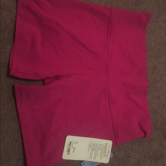 Lululemon Groove Short NWT