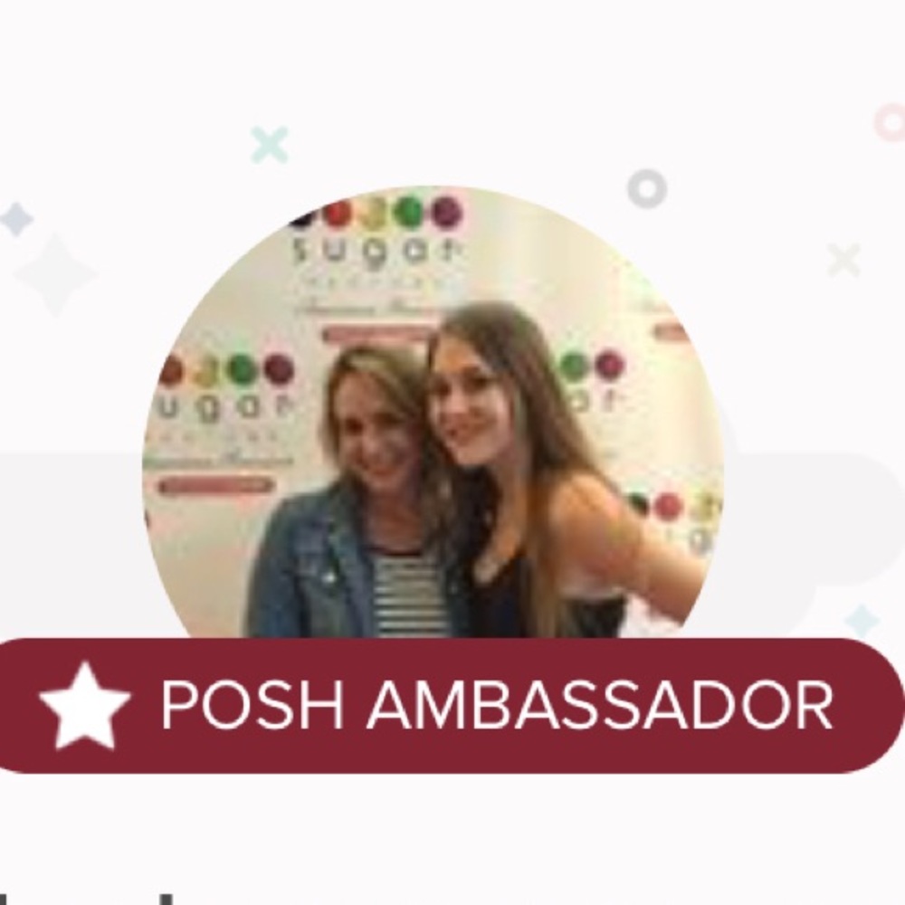 Shop here! 5 star 🌟 Posh Ambassador! 💕👍🏻💙💕