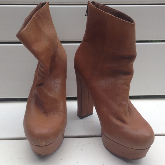 STEVE MADDEN Light Brown Platform Ankle Boots