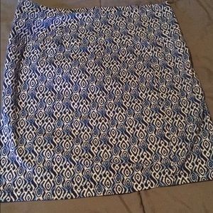 Blue and white patterned mini fitted skirt📸✨