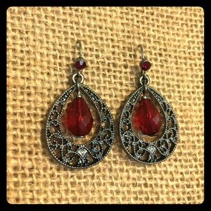 Small dangle earrings, never worn