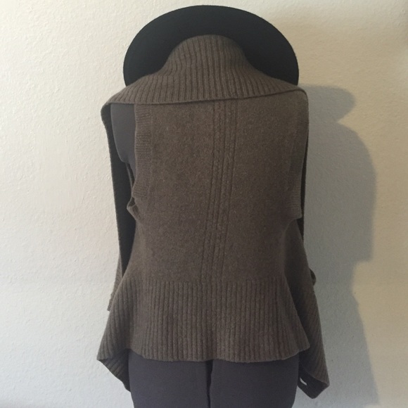 SOYUN- tan wool vest cardigan - Picture 3 of 4