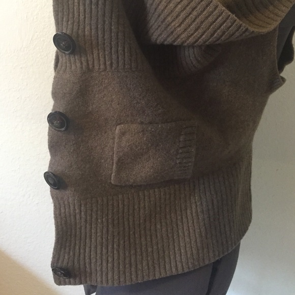 SOYUN- tan wool vest cardigan - Picture 4 of 4