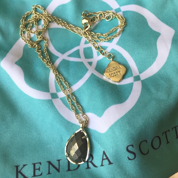 Kendra Scott Kiri Necklace in pyrite