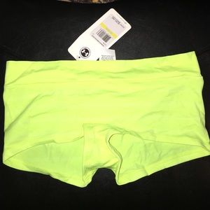 Women's Under Armor Boyshorts 💚